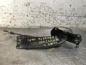 Used Rear wishbone, right Seat Alhambra (7N) 2.0 TDI 16V Price on request offered by Autohandel-Smet Gebroeders NV