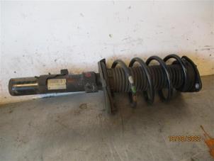 Used Front spring screw Ford Focus 3 Wagon 1.0 Ti-VCT EcoBoost 12V 100 Price on request offered by Autohandel-Smet Gebroeders NV