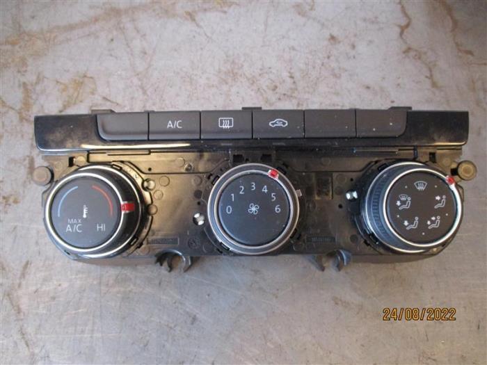 Air conditioning control panel from a Volkswagen Transporter/Caravelle T6 2.0 TDI 2020