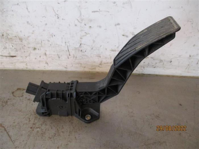 Begagnade Gaspedalsensor Suzuki Baleno (EW/FW) 1.0 Booster Jet Turbo 12V Pris på förfrågan erbjuds av Autohandel-Smet Gebroeders NV