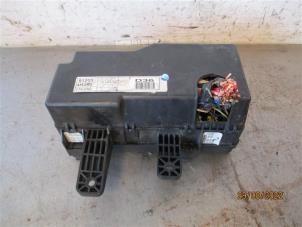 Used Fuse box Hyundai H1 People Price on request offered by Autohandel-Smet Gebroeders NV