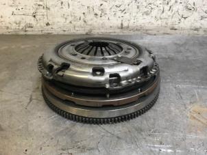 Used Clutch kit (complete) Peugeot 5008 II (M4/MC/MJ/MR) 1.5 BlueHDi 130 Price on request offered by Autohandel-Smet Gebroeders NV