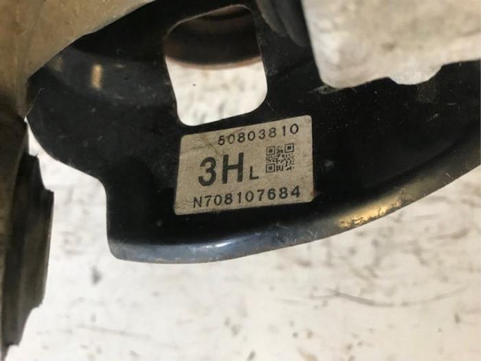 Knuckle, rear right from a Mazda MX-5 (ND) 1.5 Skyactiv G-131 16V 2018