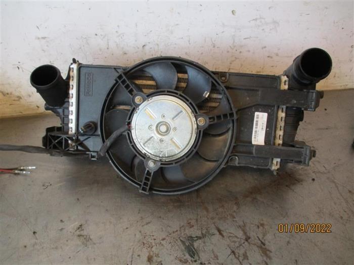 Usados Intercooler Ford Transit Connect (PJ2) 1.0 EcoBoost 12V 100 Precio de solicitud ofrecido por Autohandel-Smet Gebroeders NV