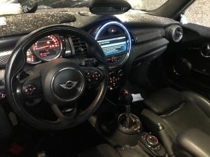 Używane Airbag set + dashboard Mini Mini (F56) 2.0 16V Cooper S Cena na żądanie oferowane przez Autohandel-Smet Gebroeders NV