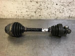 Used Front drive shaft, right BMW 2 serie Active Tourer (F45) 218d 2.0 TwinPower Turbo 16V Price on request offered by Autohandel-Smet Gebroeders NV