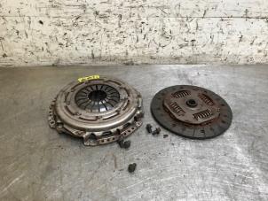 Used Clutch kit (complete) Ford Fiesta 6 (JA8) 1.0 SCI 12V 80 Price on request offered by Autohandel-Smet Gebroeders NV
