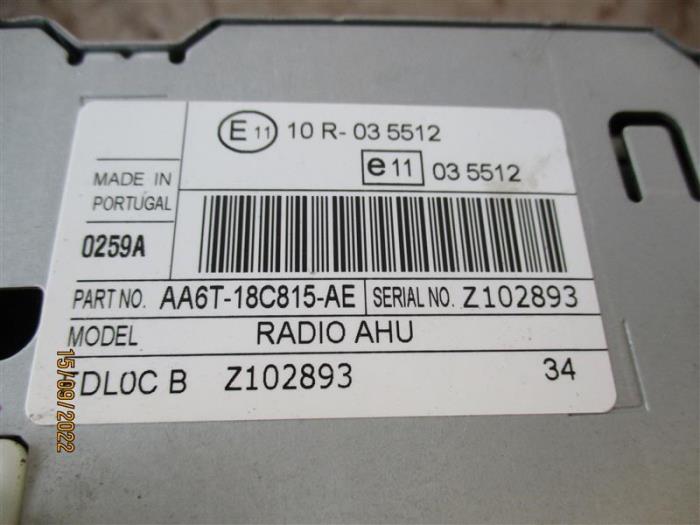 Radio CD Spieler van een Ford Fiesta 6 (JA8) 1.4 TDCi 2012