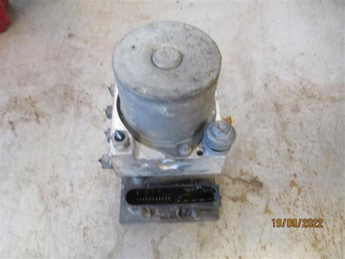 Begagnade ABS-pump Peugeot 307 SW (3H) 1.6 HDi 16V Pris på förfrågan erbjuds av Autohandel-Smet Gebroeders NV