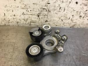 Used Belt tensioner multi Fiat Panda (312) 0.9 TwinAir 60 Price on request offered by Autohandel-Smet Gebroeders NV