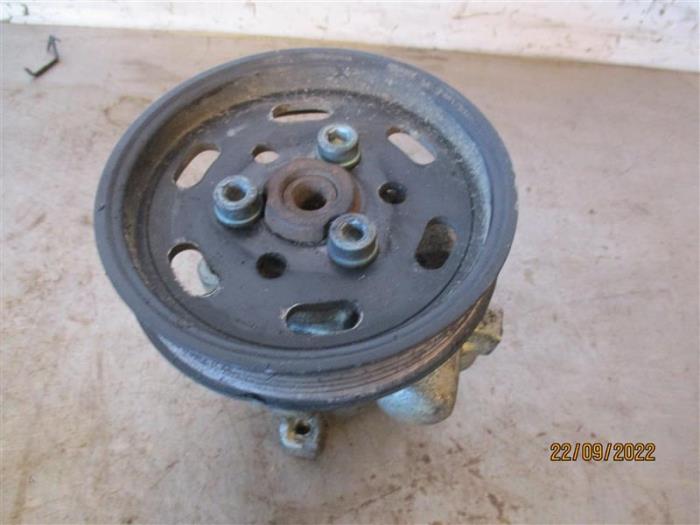 Usagé Pompe de direction Volkswagen New Beetle (9C1/9G1) 1.6 Prix sur demande proposé par Autohandel-Smet Gebroeders NV