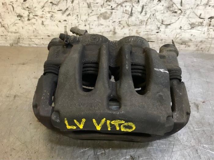 Front brake calliper, left from a Mercedes-Benz Vito (447.6) 2.2 114 CDI 16V 2018