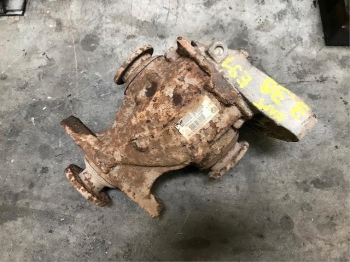 Rear differential from a BMW 3 serie Touring (E91) 318i 16V 2010