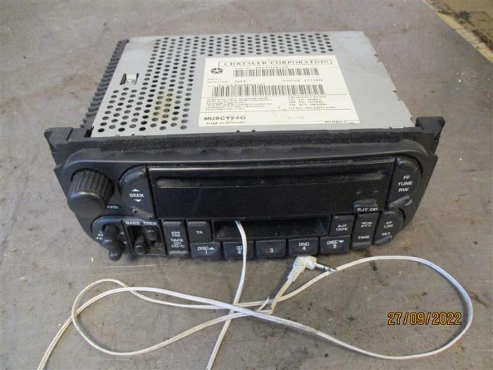 Używane Radio/Kasety (rózne) Chrysler Grand Voyager Cena na żądanie oferowane przez Autohandel-Smet Gebroeders NV