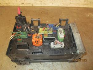 Used Fuse box Chrysler Grand Voyager Price on request offered by Autohandel-Smet Gebroeders NV