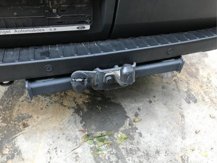 Używane Hak holowniczy Ford Transit 2.0 TDCi 16V Eco Blue 130 Cena na żądanie oferowane przez Autohandel-Smet Gebroeders NV
