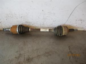 Used Front drive shaft, left Dacia Dokker (0S) 1.3 TCE 100 Price on request offered by Autohandel-Smet Gebroeders NV