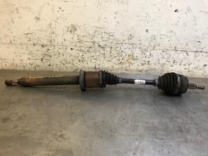 Used Front drive shaft, right Volkswagen Transporter T5 2.0 BiTDI DRF Price on request offered by Autohandel-Smet Gebroeders NV