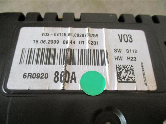 Cuentakilómetros de un Volkswagen Polo V (6R) 1.2 12V BlueMotion Technology 2009