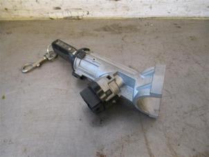 Used Ignition lock + key Citroen Jumper (U9) 2.2 HDi 110 Euro 5 Price on request offered by Autohandel-Smet Gebroeders NV