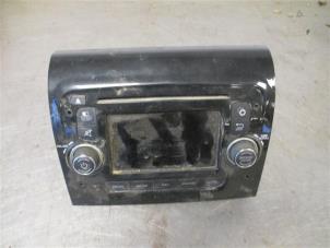 Used Radio CD player Peugeot Boxer (U9) 2.0 BlueHDi 160 Price on request offered by Autohandel-Smet Gebroeders NV