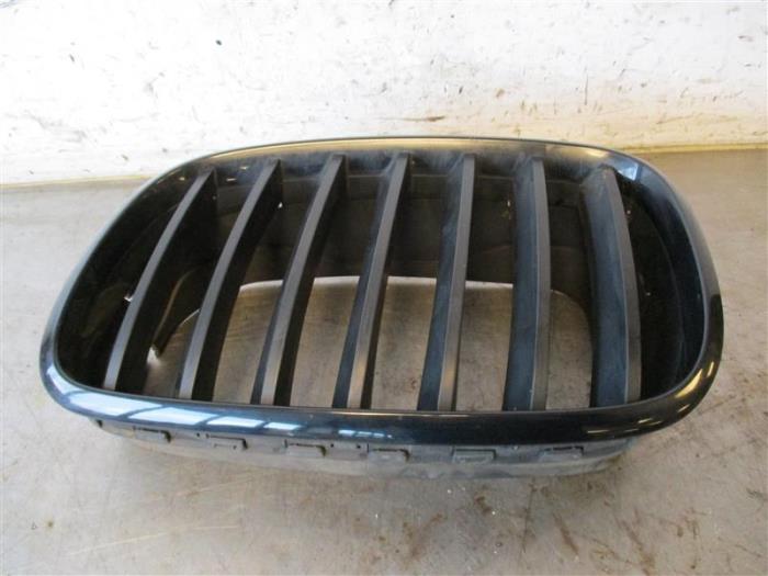 Begagnade Grill BMW X5 (E70) Pris på förfrågan erbjuds av Autohandel-Smet Gebroeders NV