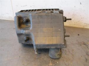 Używane Obudowa filtra powietrza Renault Master IV (JV) 2.3 dCi 16V 145 Cena na żądanie oferowane przez Autohandel-Smet Gebroeders NV