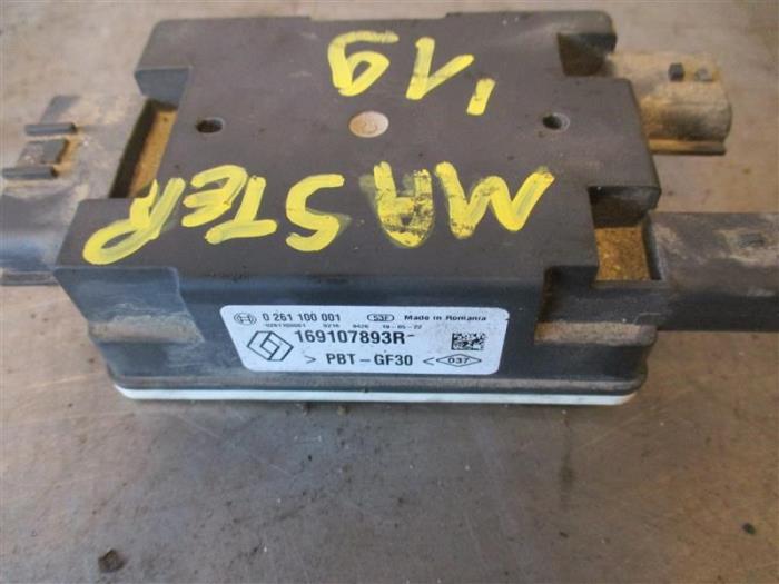 Module (miscellaneous) from a Renault Master IV (JV) 2.3 dCi 16V 145 2019
