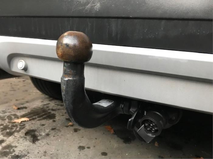 Używane Hak holowniczy BMW X1 (E84) sDrive 18d 2.0 16V Cena na żądanie oferowane przez Autohandel-Smet Gebroeders NV