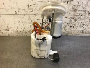 Used Electric fuel pump BMW 1 serie (F20) 118i 1.5 TwinPower 12V Price on request offered by Autohandel-Smet Gebroeders NV
