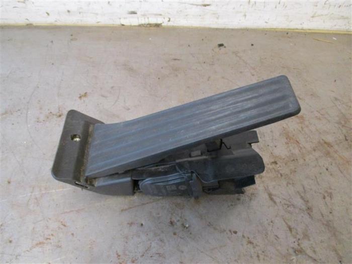Begagnade Gaspedalsensor BMW 1 serie (F20) 118i 1.5 TwinPower 12V Pris på förfrågan erbjuds av Autohandel-Smet Gebroeders NV