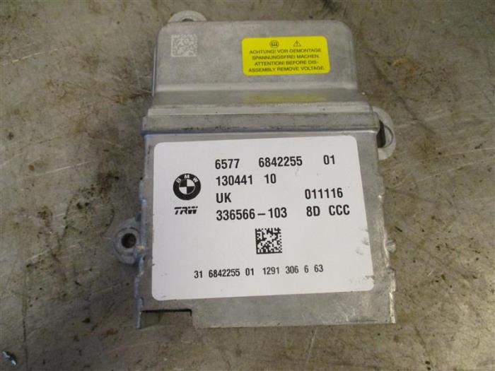 Airbag Module from a BMW X1 (F48) sDrive 20d 2.0 16V 2017
