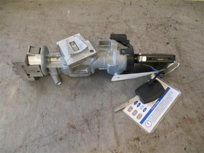 Used Ignition lock + computer Ford C-Max (DM2) 1.8 TDCi 16V Price on request offered by Autohandel-Smet Gebroeders NV