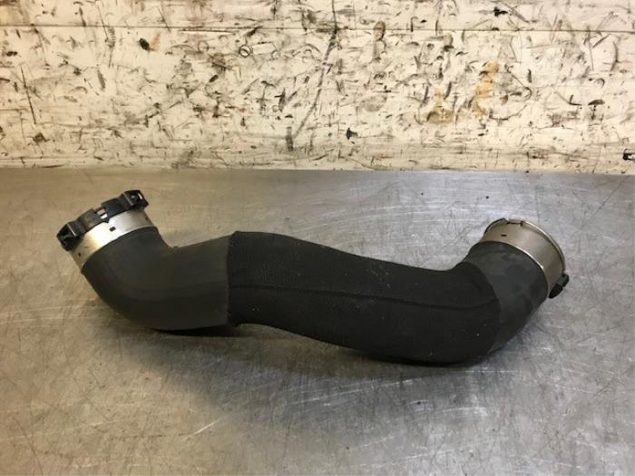 Gebrauchte Intercooler Schlauch BMW 2 serie Active Tourer (F45) 218d 2.0 TwinPower Turbo 16V Preis auf Anfrage angeboten von Autohandel-Smet Gebroeders NV