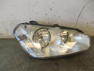 Used Headlight, right Ford C-Max (DM2) 1.8 TDCi 16V Price on request offered by Autohandel-Smet Gebroeders NV