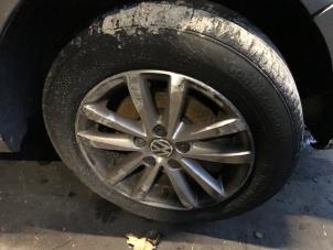 Used Set of wheels + tyres Volkswagen Polo IV (9N1/2/3) 1.2 12V Price on request offered by Autohandel-Smet Gebroeders NV