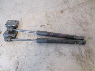 Used Set of tailgate gas struts Ssang Yong Rexton W 2.2 RX 220 E-XDI 16V 4WD Price on request offered by Autohandel-Smet Gebroeders NV