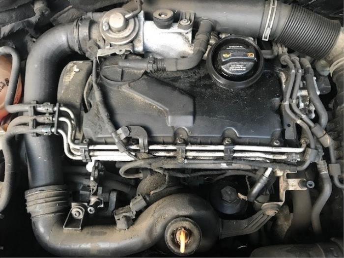 Engine from a Volkswagen Golf Plus (5M1/1KP) 1.9 TDI 90 2008