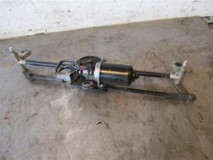 Used Front wiper motor Ssang Yong Rexton W 2.2 RX 220 E-XDI 16V 4WD Price on request offered by Autohandel-Smet Gebroeders NV