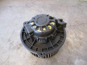Used Heating and ventilation fan motor Ssang Yong Rexton W 2.2 RX 220 E-XDI 16V 4WD Price on request offered by Autohandel-Smet Gebroeders NV