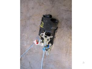 Used Front door lock mechanism 4-door, right Ssang Yong Rexton W 2.2 RX 220 E-XDI 16V 4WD Price on request offered by Autohandel-Smet Gebroeders NV