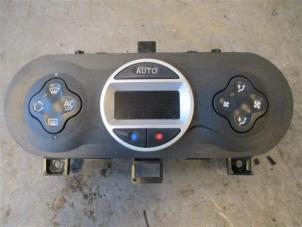 Used Air conditioning control panel Renault Trafic New (JL) Price on request offered by Autohandel-Smet Gebroeders NV