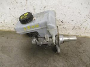 Used Master cylinder Seat Leon (5FB) 1.6 TDI 16V Price on request offered by Autohandel-Smet Gebroeders NV