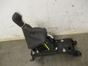 Used Gear stick Seat Leon (5FB) 1.6 TDI 16V Price on request offered by Autohandel-Smet Gebroeders NV