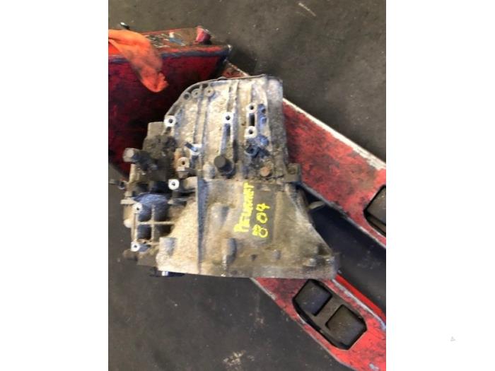 Getriebe van een Peugeot 807 2.0 HDi 16V 120 2006