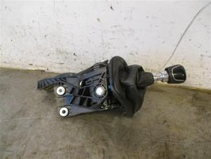 Used Gear stick Mercedes Sprinter 3,5t (906.63) Price on request offered by Autohandel-Smet Gebroeders NV