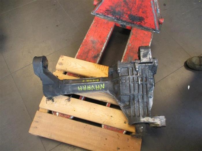 Gebrauchte Differential vorne Nissan Navara (D40) 3.0 dCi V6 24V DPF 4x4 Preis auf Anfrage angeboten von Autohandel-Smet Gebroeders NV