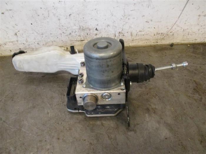 ABS pump from a Opel Astra K 1.5 CDTi 122 12V 2020
