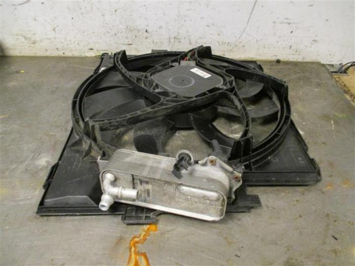 Begagnade Fläktmotor BMW 3 serie (F30) 320i xDrive 2.0 16V Pris på förfrågan erbjuds av Autohandel-Smet Gebroeders NV