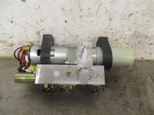 Used Hydraulic pump Mercedes SLK (R171) 1.8 200 K 16V Price on request offered by Autohandel-Smet Gebroeders NV